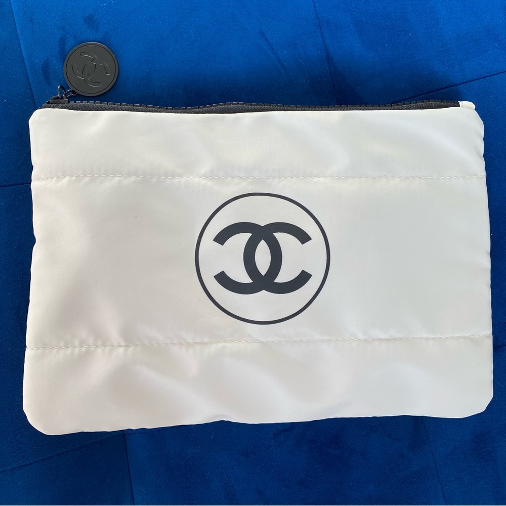 CHANEL Large Cosmetic Clutch Pouch